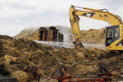 Egenhausen: Aussiedlerhof stehen Strohballen in Vollbrand - 3 Personen Verletzt